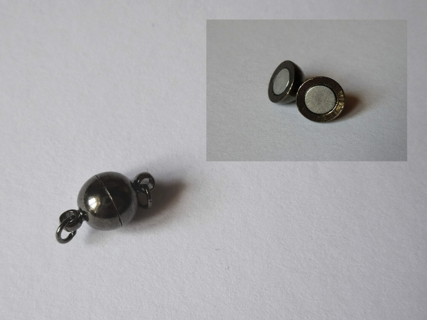 Zapínání magnetické, tvar kulaté, rozměr 8mm, barva černá 1 Zapínání magnetické, tvar kulaté, rozměr 8mm, barva černá