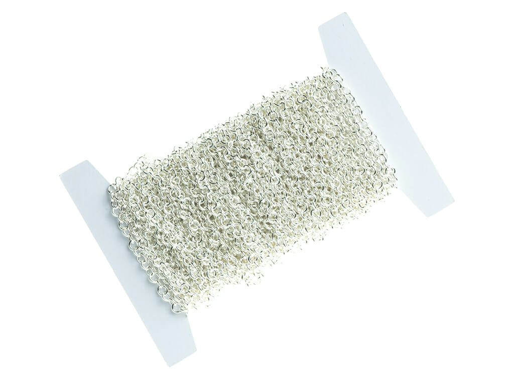 Řetízek kulatý, rozměr 4x4x0,8mm, barva stříbrná 1 Řetízek kulatý, rozměr 4x4x0,8mm, barva stříbrná