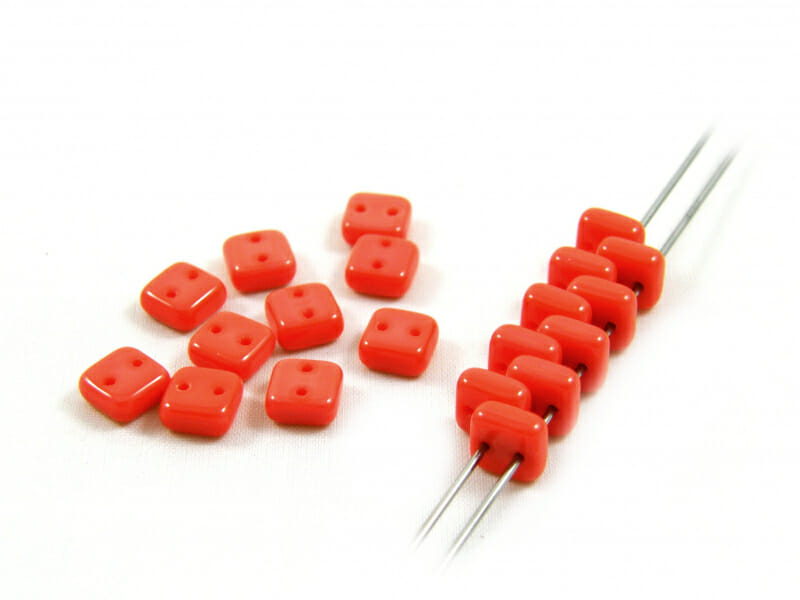 Korálek mačkaný Chexx, 2 dírky, tvar čtverec, rozměr 6x6mm, barva 93400 1 Korálek mačkaný Chexx, 2 dírky, tvar čtverec, rozměr 6x6mm, barva 93400