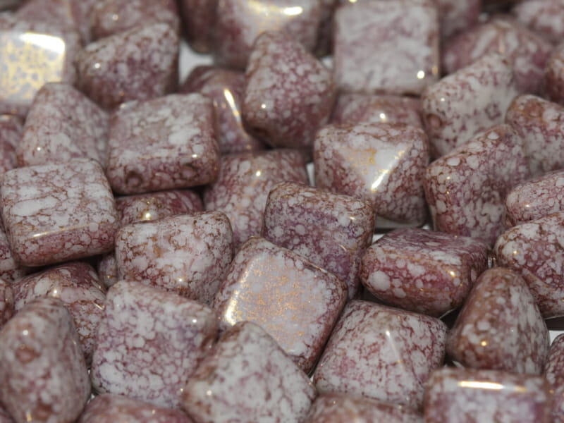 Korálek mačkaný, tvar pyramida, rozměr 12x12mm, barva 02010, zušlechtění 15496 1 Korálek mačkaný, tvar pyramida, rozměr 12x12mm, barva 02010, zušlechtění 15496