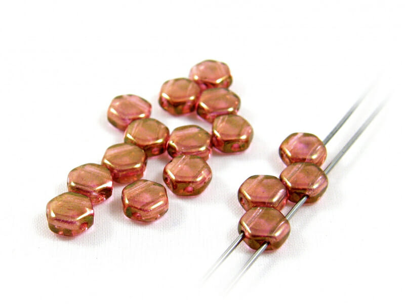 Korálek mačkaný Hexagon, 2 dírky, rozměr 6mm, barva 00030-14495 1 Korálek mačkaný Hexagon, 2 dírky, rozměr 6mm, barva 00030-14495