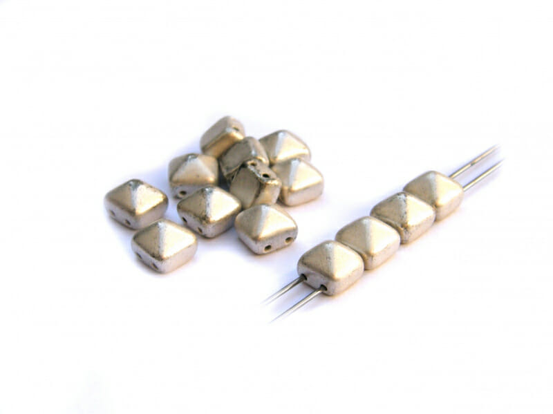 Korálek mačkaný, tvar pyramida, rozměr 8x8mm, barva 23980, zušlechtění 81002 1 Korálek mačkaný, tvar pyramida, rozměr 8x8mm, barva 23980, zušlechtění 81002