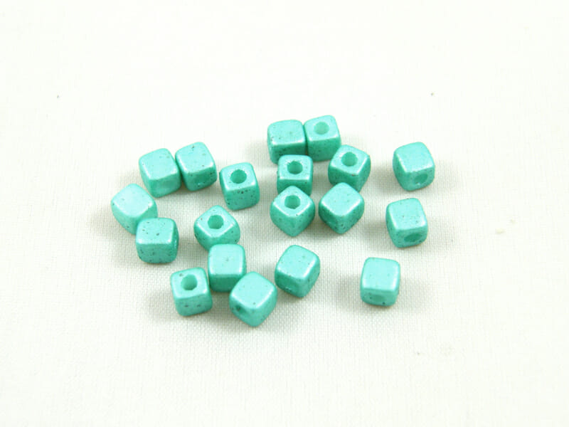Korálek mačkaný, tvar krychle, rozměr 6x6mm, barva 02010, zušlechtění 70455 1 Korálek mačkaný, tvar krychle, rozměr 6x6mm, barva 02010, zušlechtění 70455
