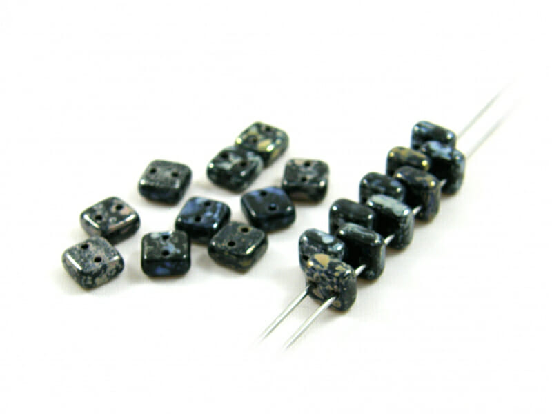 Korálek mačkaný Chexx, 2 dírky, tvar čtverec, rozměr 6x6mm, barva 23980, zušlechtění 43400 1 Korálek mačkaný Chexx, 2 dírky, tvar čtverec, rozměr 6x6mm, barva 23980, zušlechtění 43400