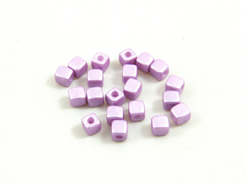 Korálek mačkaný, tvar krychle, rozměr 6x6mm, barva 02010, zušlechtění 70022 1 Korálek mačkaný, tvar krychle, rozměr 6x6mm, barva 02010, zušlechtění 70022