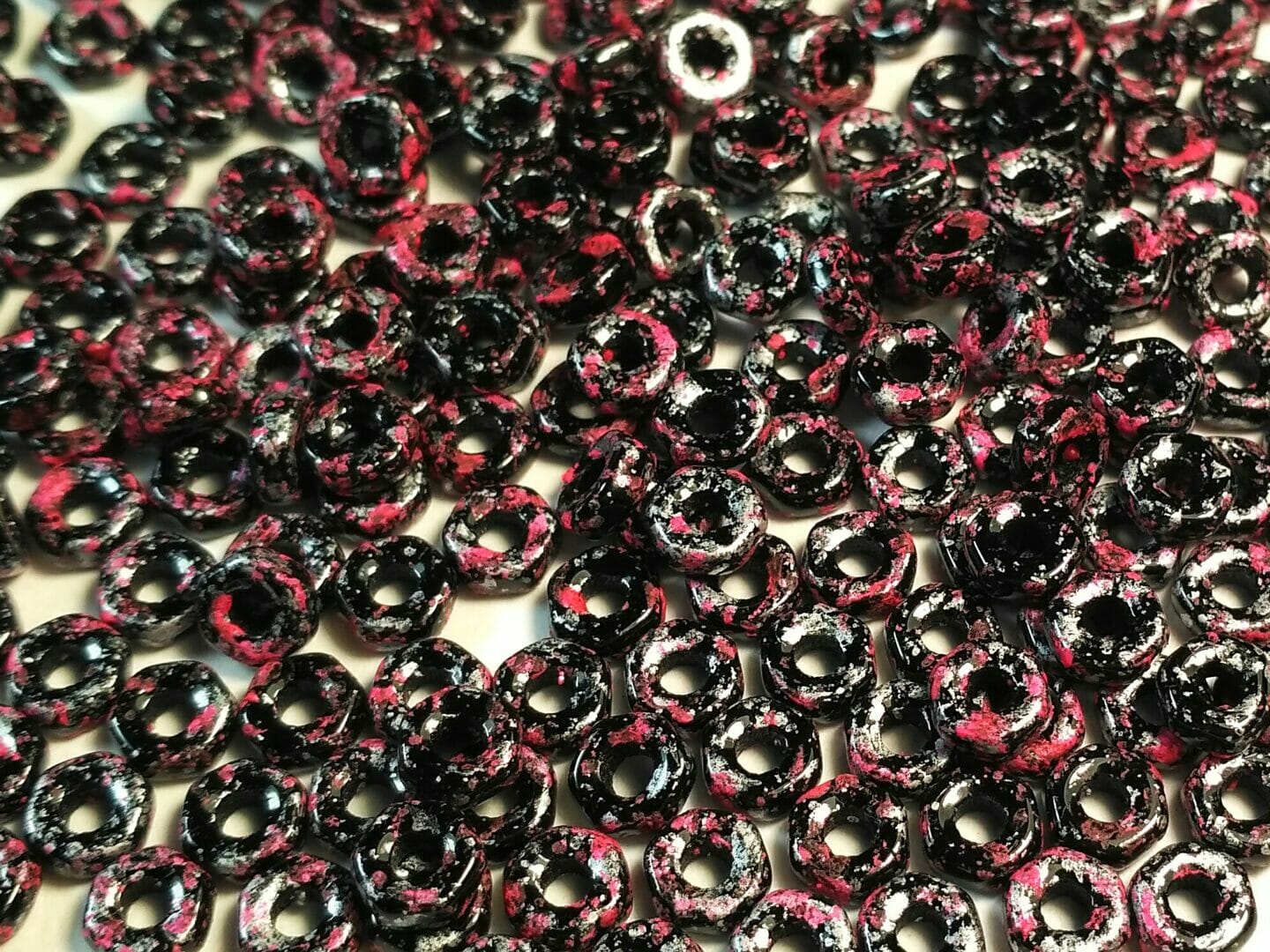 Korálek mačkaný Aureliox, tvar šestihran, rozměr 4x2mm, barva 23980, zušlechtění 45708 1 Korálek mačkaný Aureliox, tvar šestihran, rozměr 4x2mm, barva 23980, zušlechtění 45708
