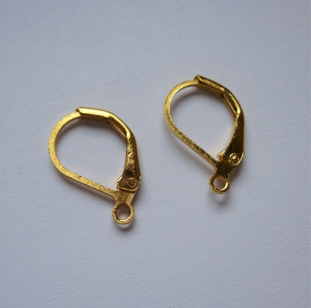 Zapínání náušnicové s očkem, rozměr 13x10x2mm, barva zlato 1 Zapínání náušnicové s očkem, rozměr 13x10x2mm, barva zlato