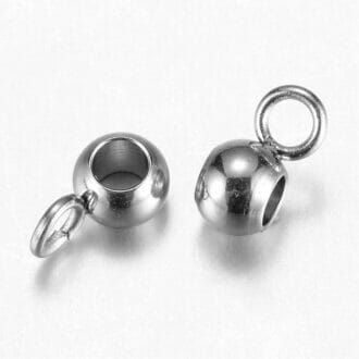 Přívěsek, tvar korálek s očkem, rozměr 7x3,5x4 mm,barva ocel 304