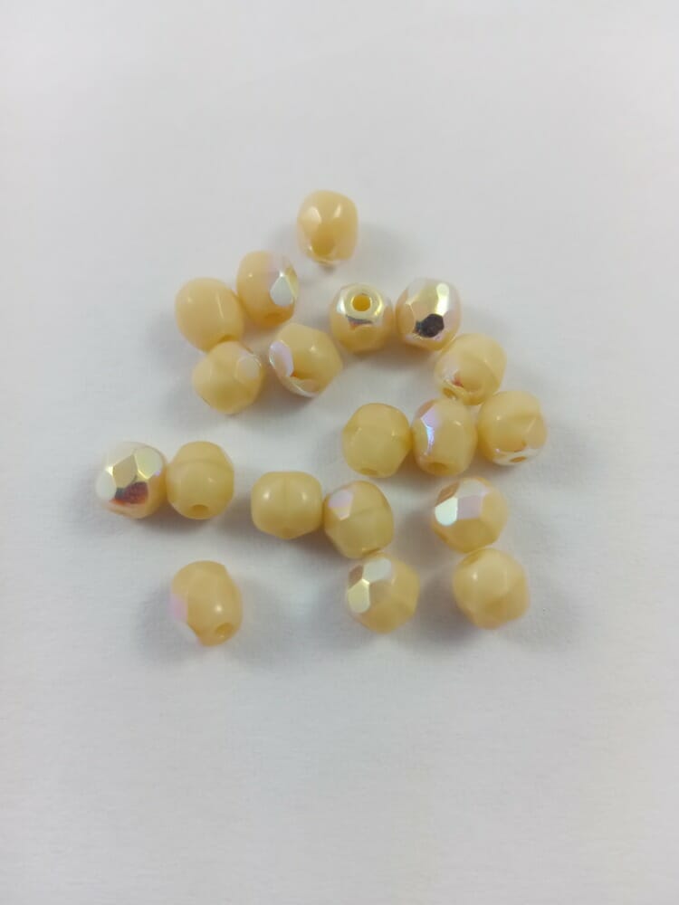 Korálek broušený, průměr 4mm, barva 13010,zušlechtění 28701 1 Korálek broušený, průměr 4mm, barva 13010,zušlechtění 28701