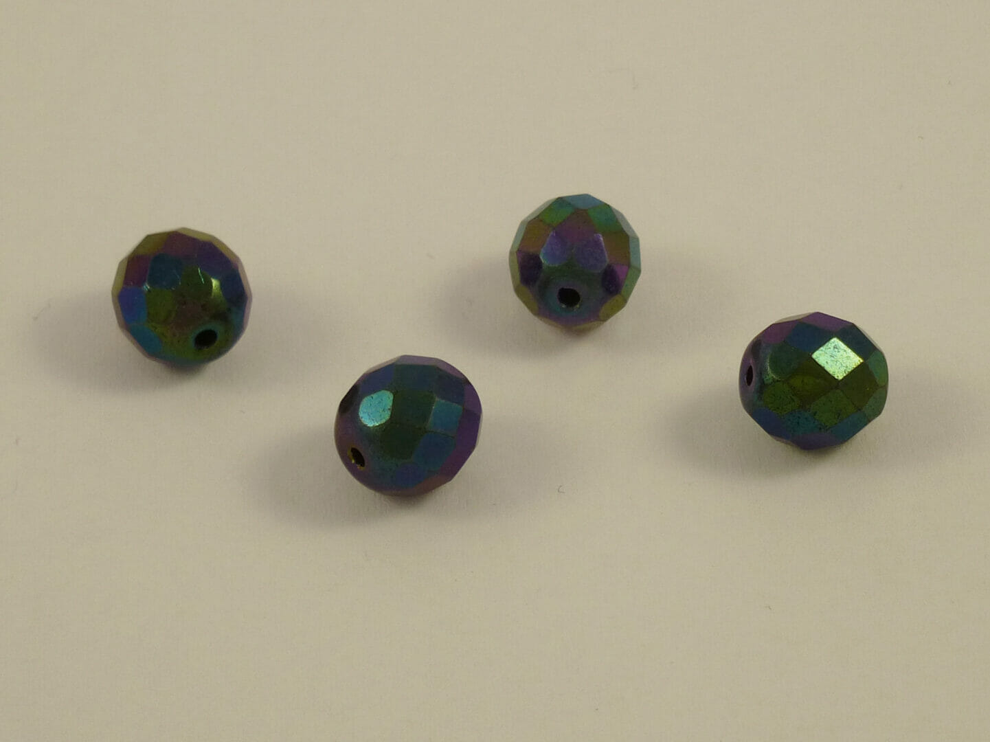 Korálek broušený, průměr 10mm, barva 23980, zušlechtění 28305 1 Korálek broušený, průměr 10mm, barva 23980, zušlechtění 28305