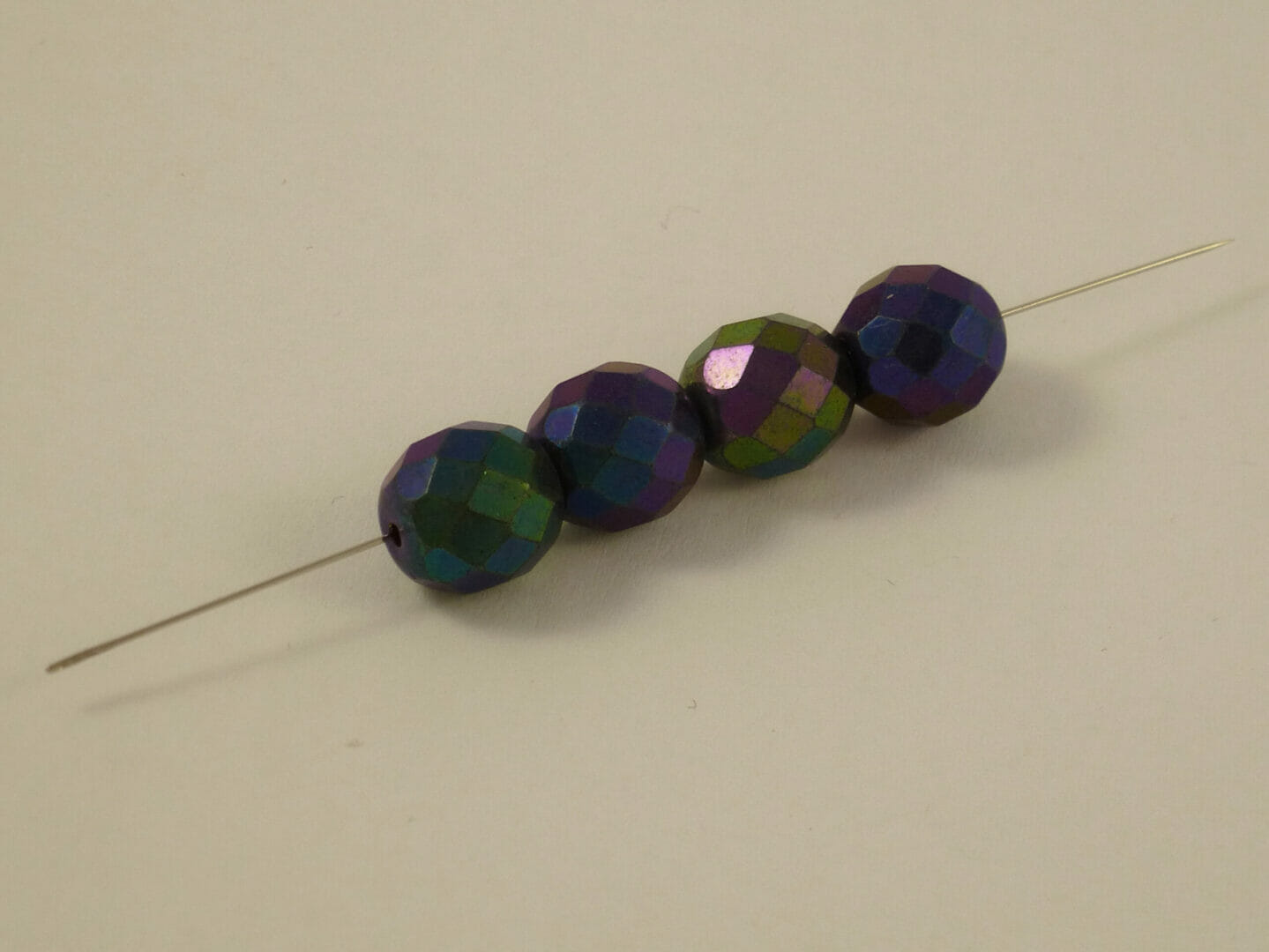 Korálek broušený, průměr 10mm, barva 23980, zušlechtění 28305 2 Korálek broušený, průměr 10mm, barva 23980, zušlechtění 28305 - Obrázek 2