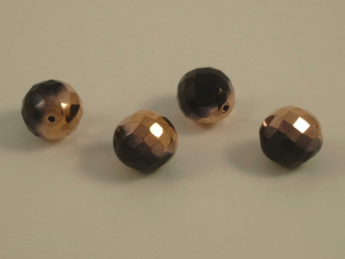 Korálek broušený, průměr 14mm, barva 23980, zušlechtění 27101 2 Korálek broušený, průměr 14mm, barva 23980, zušlechtění 27101 - Obrázek 2