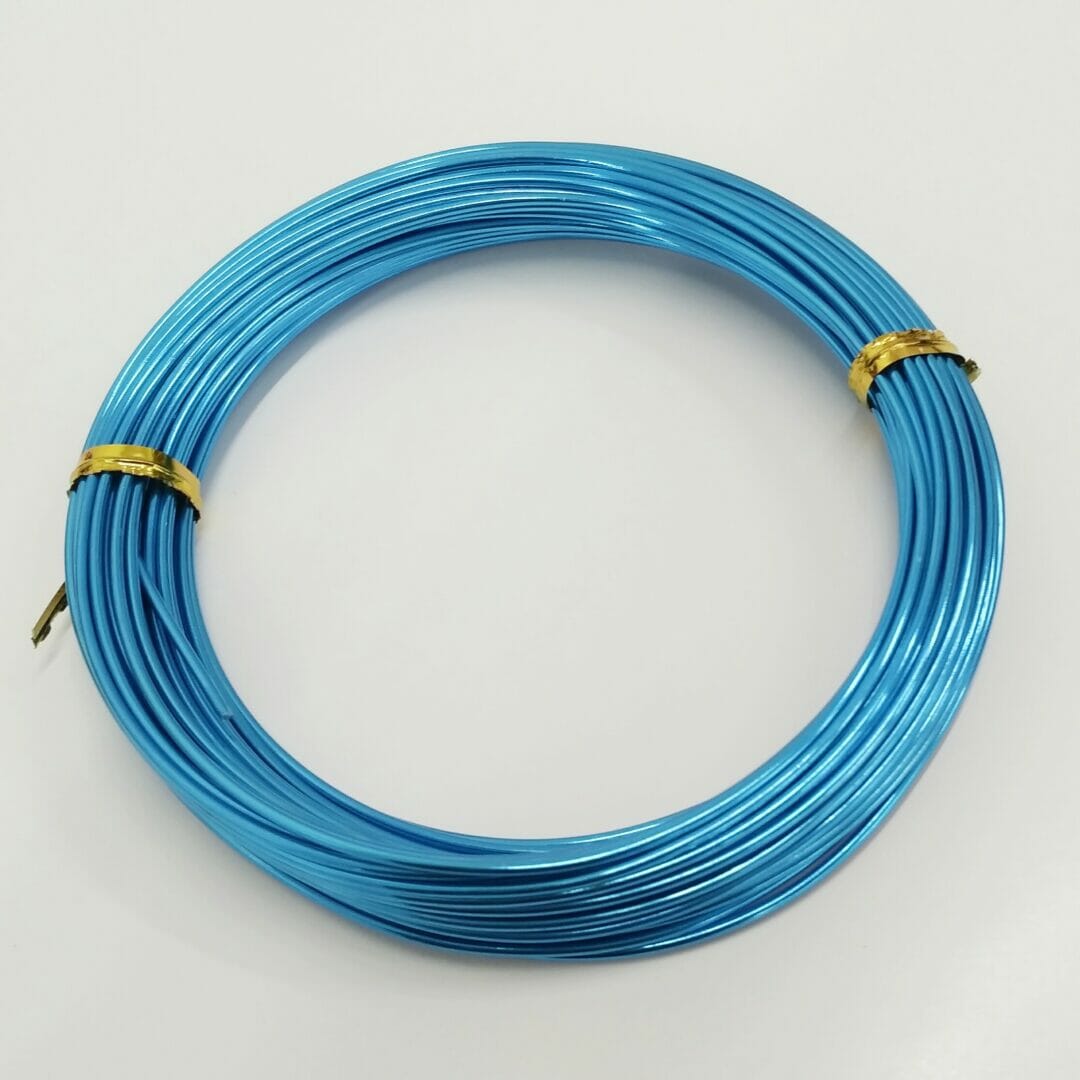 Drát hliníkový, průměr 1,5mm, délka cca 10 m, barva světle modrá 1 Drát hliníkový, průměr 1,5mm, délka cca 10 m, barva světle modrá