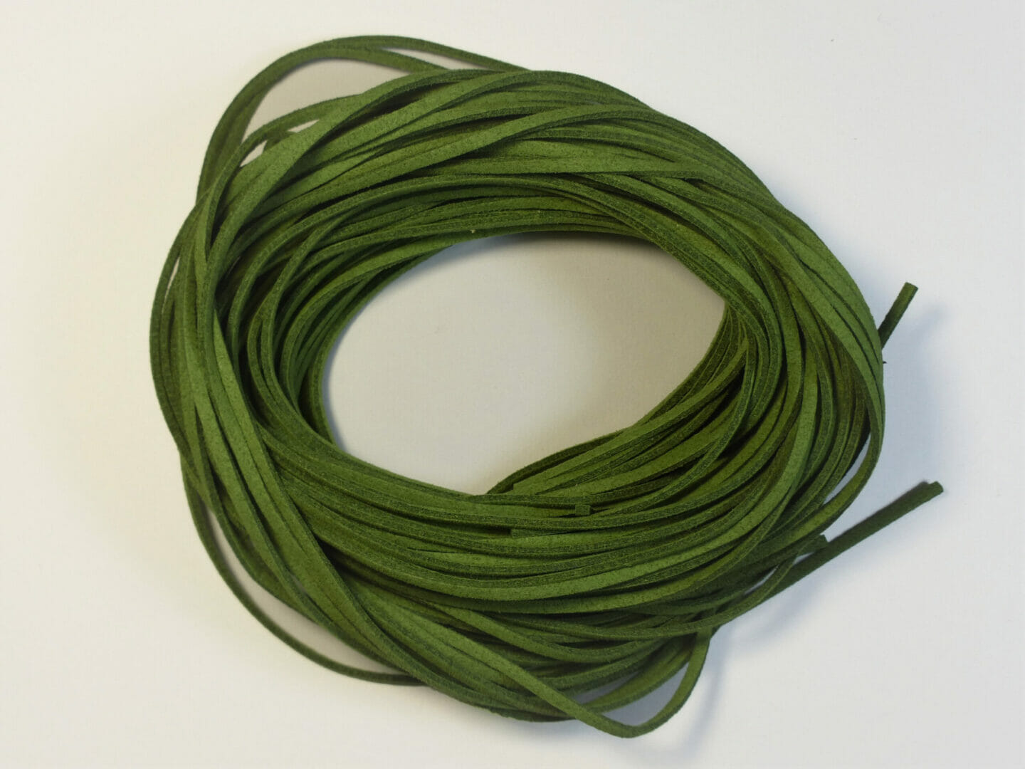 Šňůrka imitace kůže barva zelená, průměr 2,5mm, délka 90 cm 1 Šňůrka imitace kůže barva zelená, průměr 2,5mm, délka 90 cm