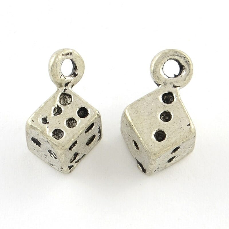 Přívěsek, tvar kostička, rozměr 6x6x6 mm, barva starostříbro 1 Přívěsek, tvar kostička, rozměr 6x6x6 mm, barva starostříbro