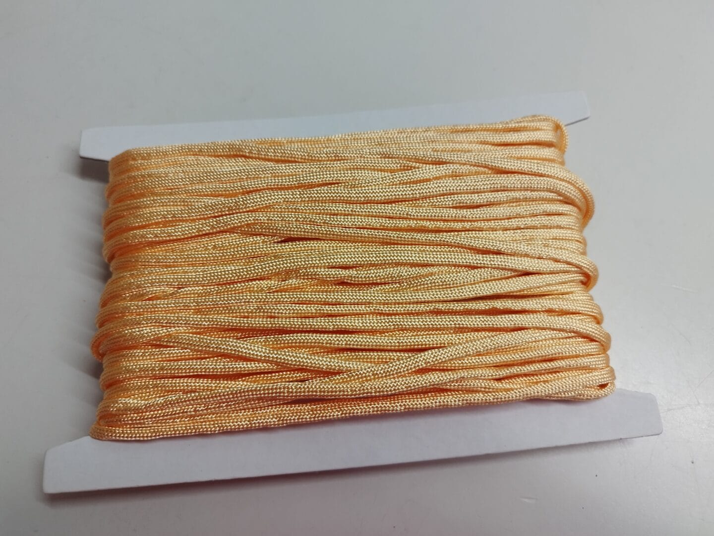 Paracord, průměr 4mm, délka 20m, barva meruňková 1 Paracord, průměr 4mm, délka 20m, barva meruňková